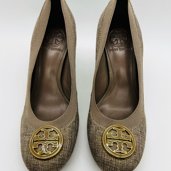 TORY BURCH 3” HEELS TAUPE & GOLD COLORS NICE CONDITION - Picture 5 of 10